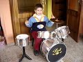manuel tocando su baterã­a