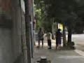 capicua sandrini amenaza  con un piedrazo