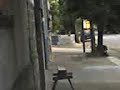 capicua sandrini amenaza  con un piedrazo