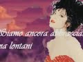 siamo qui, senza un vero perch�
con la voglia di scappare
ma restiamo abbracciati
fino a quando verr� il momento di partire