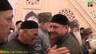 Для празднования Дня рождения Пророка в мечети «Гордость мусульман» собралось около 50 тысяч человек