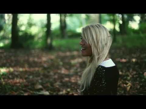 Rien n'est impossible - Deborah Koutsios (Clip Officiel)