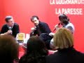 alexandre astier (cr�ateur de la s�rie kaamelott) donne une conf�rence de presse d'une heure le 24 mars 2007 au salon du livre de paris � l'occasion de la sortie d'un livre satellite.
cette vid�o, qui compl�te un billet sur mon blog (nao.cyna.fr), propose quelques extraits film�s avec un appareil photo. le mode �tait plac� sur 