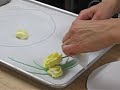 Buttercream Rose Spray step 2 Buttercream Rose Spray step 2