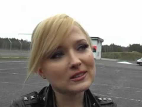 Gosia Andrzejewicz szaleje na gokarcie