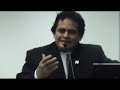 Dr.Jose Luis Hernani thanking Dr.Renan Horna Figueroa