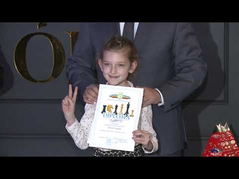 Президент Игорь Додон вручил премии лучшим шахматистам