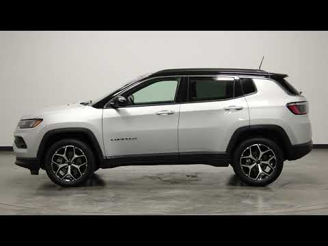 Used 2025 Silver Zynith Metallic Clearcoat Jeep Limited image 1