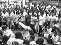 Roda gravada na Praça Sete de Setembro (Belo Horizonte), com os Grupos Capoeira Gerais e Cordão de Ouro Eu Bahia A Senzala. Estavam presentes os Mestres Dunga, Mão Branca, Bocão e outros.Informações adicionadas pelo Contramestre Delicado: 