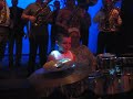 Onze kanjer spelend op de Quint van Thomas tijdens onze bruiloft.