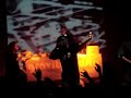 El Kaseo rapeando su parte de Solo quedar consuelo en un concierto de Doble V en Málaga.