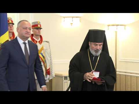În ziua canonizării lui Ștefan cel Mare, Igor Dodon a înmînat decorații de stat la 16 preoți ai Mitropoliei Moldovei