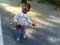 Ay?eg�l �akmak Kumlarla Oynuyor