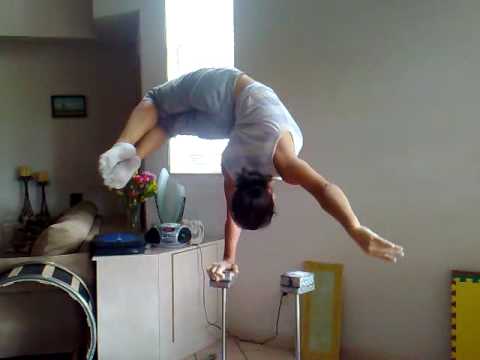 Equilibrio con una sola mano Equilibrio con una sola mano