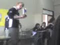 pol tomando coca en el curso.3gp