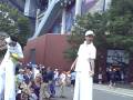 videos de Two guys on stilts at US Open