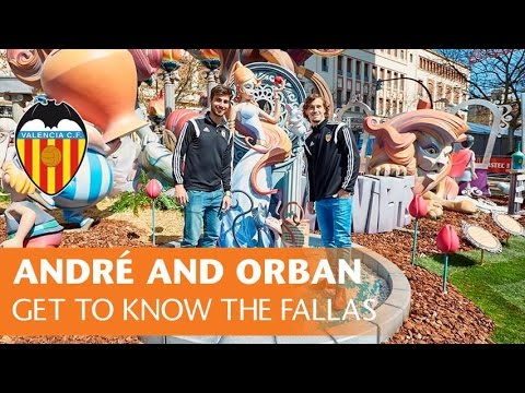 André Gomes and Orban get to know the Fallas World