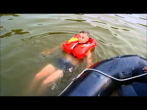 Auslösen einer automatischen Rettungsweste -Jugendfeuerwehr Schönwalde