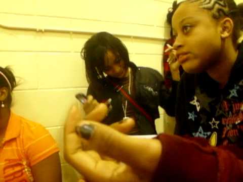 Girl Rapping To Wetter At School ! (Chinaa)