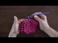 Click here to watch this video Capa de hombros tejida a crochet