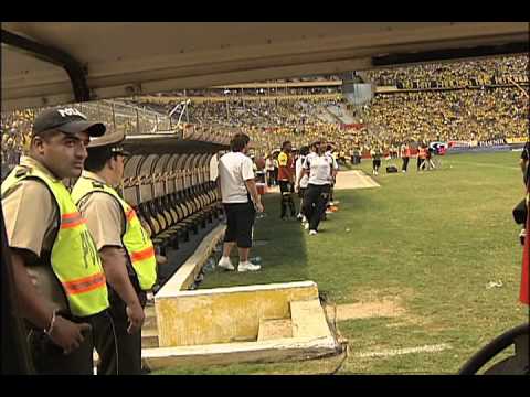 Youtube - Video: Cuerpo Tecnico de Barcelona Celebra: Bar 1 0 Man