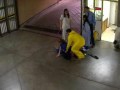 APLASTADA EN ACCIDENTE PUERTA ELECTRICA