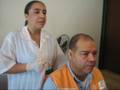aplicación de terapia de lenguaje a un paciente con trombosi