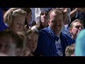 james van der beek (dawson's creek) leads the action in this exciting, funny coming-of-age story about a small-town high schooler confronting the pressures and temptations of gridiron glory. at first, backup quarterback jonathan 