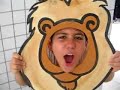 A galinha que virou le�o