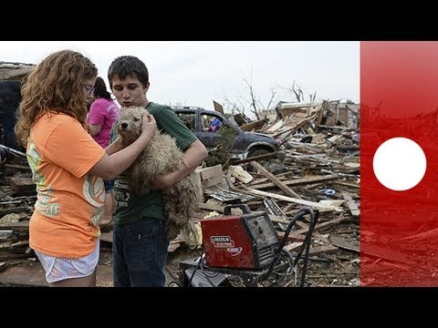 des - http://fr.euronews.com/ La tornade qui a frappé l'état de l'Oklahoma ces dernières heures a été d'une brutalité rare. Nous avons pu joindre sur place, à Moor...