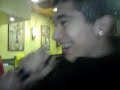 Dandole al singstar en el local... uesss jajajaj Dandole al singstar en el local... uesss jajajaj