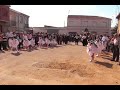 los danzantes acompañan a la virgen en la procesión en las fiestas del voto en Pobladura de Pelayo García (León)2007