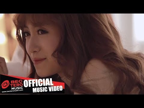 Lyrics“ต่างคน ต่างรัก (Dtahng Kon Dtahng Ruk)” by Nitaa