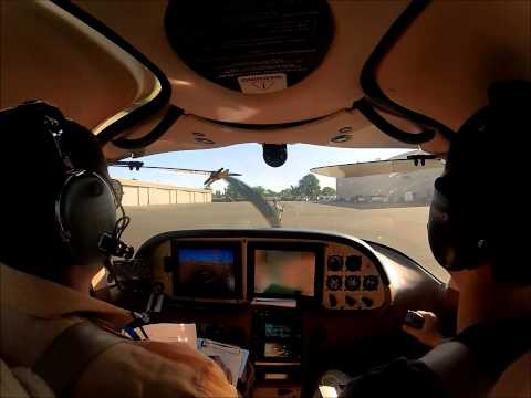 yosemite - Crosswind Landing Cirrus SR22 in Fresno Yosemite KFAT airport.