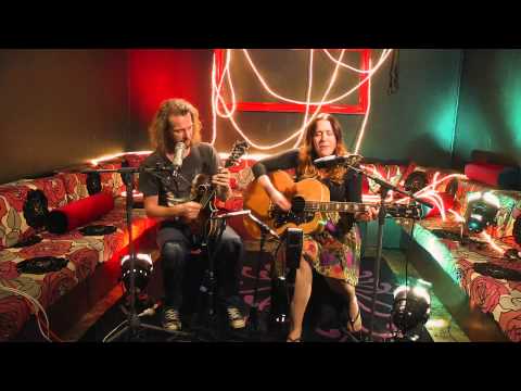 theMusic Session: Catherine Britt - Sally Bones
