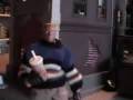 videos de What Kind of Man Carries a Purse?