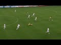 حظ لا يمكن تصديقه اللاعب يصوب الكرة وانظر ماذا حدث