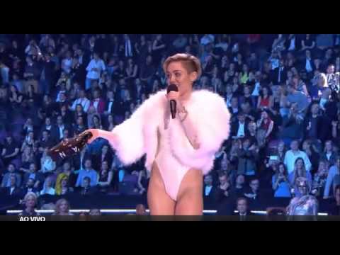 MYLIE CYRUS CAMELTOE