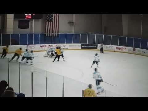Goal from right wing, #19 in this game, working hard in front of the net: USPHL Premier