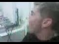 un video del pircing der adri que le regalo er waniyo pa su cumpleaños :D en la camara el franxu y de fondo el waniyo ^^ valla risas :P