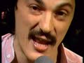 song 1: samba pra vin�cius - this song is a congratulation to vinicius de moraes by toquinho; musicians:tom jobim, toquinho + band; singers:mi�cha, toquinho (vinicius only dancing lol) 
song 2: a gente vai levando (compositor:chico buarque de hollanda) - performing by tom jobim, vinicius de moraes, toquinho e mi�cha!
fant�stic...amazing....
� o q podemos chamar de 