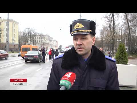 У цэнтры Гомеля збілі жанчыну видео