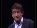 pierre desproges dans son sketch artiste d�gag� extrait spectacle humour drole petit rapporteur jacques martin