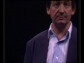 pierre desproges dans son sketch artiste d�gag� extrait spectacle humour drole petit rapporteur jacques martin