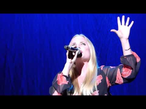 kristin - This video is of Kristin Chenoweth and Kerry Ellis performing For Good from Wicked the Musical during Kristin's debut UK concert at the RAH on 12th July 2014...