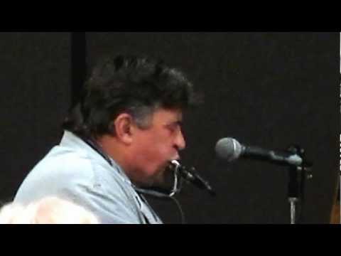Pat Hazell plays!