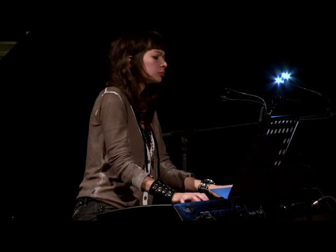 Playing Kate Bush/Placebo - Running Up That Hill (Poznan, 2010) Video