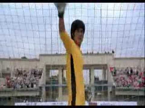 brisli - cool video from the movie saolin soccer! he look like Bruce Lee! :) enjoy! :)
