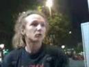 manoukian a la sortie de la projection de screamers le 24/04/2007 � paris
il donne son avis sur le film et le groupe system of a down
d�sol� pour la qualit� de mon portable, vid�os de 30 secondes misent bout � bout.
la vid�o coupe avant la fin, manque le 