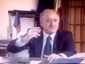 Il sindaco di Salerno Vincenzo De Luca invita i giovanotti dell'Asilo Politico a fare le persone per bene e lasciar dormire i cittadini che la mattina vanno a lavorare. Altrimenti non ha problemi a radere al suolo l'Asilo Politico. 22/06/2007
